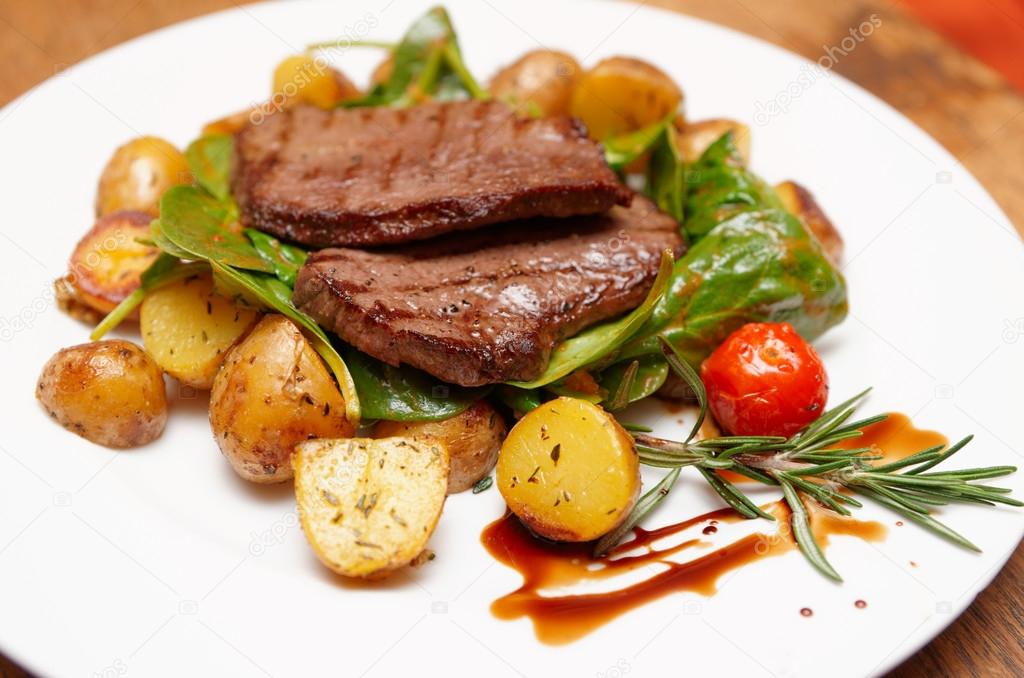 Bife com Batatas ao Forno Bife com Batatas ao Forno