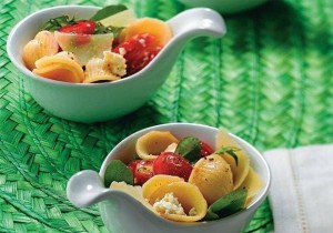 Orecchiette com Tomate Grape, Ricota e Folhas Verdes