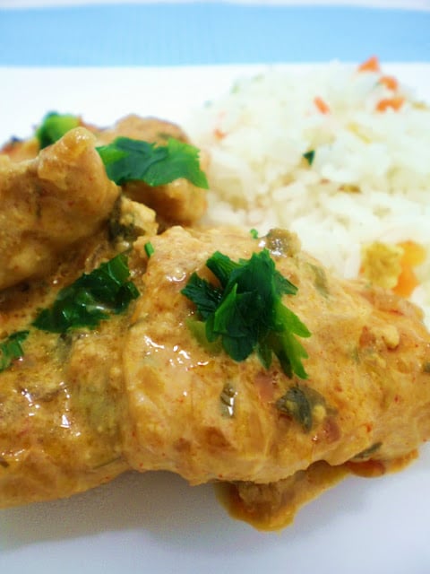 Escalopinho de Frango com Molho de Iogurte e Páprica