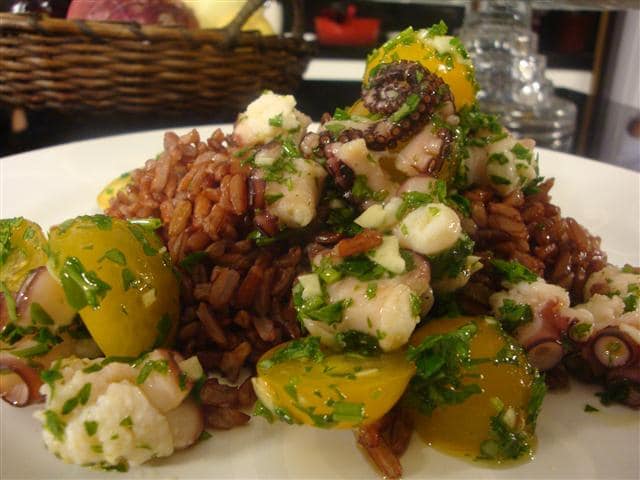 Arroz Vermelho com Polvo e Tomate Amarelo