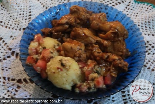 Coxa de Frango Cozida ao Molho Vinagrete