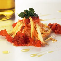 Espaguete de Pupunha com Tomate e Ervas