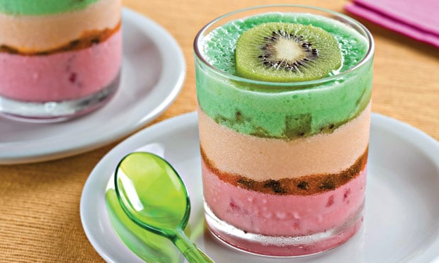 Gelatina com Leite Condensado e Frutas