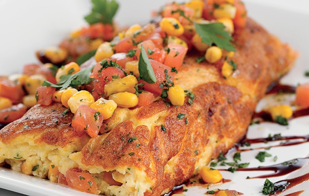 Omelete com Queijo-de-Minas, Tomate e Milho-Verde