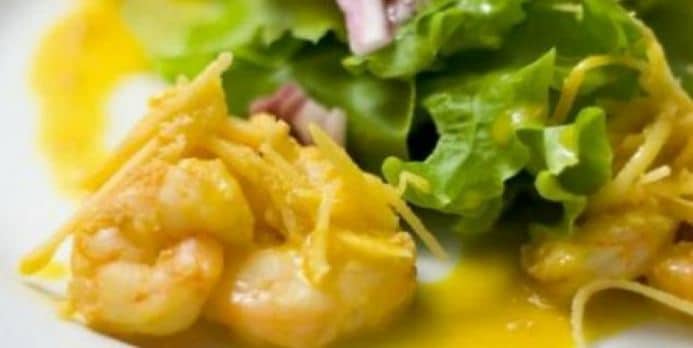 Salada de Camarão e Coco ao Dendê