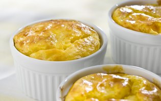 Suflê de Mandioquinha com Presunto Desfiado