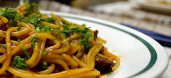 Espaguete ao Molho de Carne com Vinho