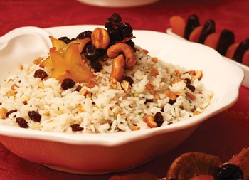 Arroz Natalino com Nozes Picadas, Uva-Passa e Castanha-de-Caju