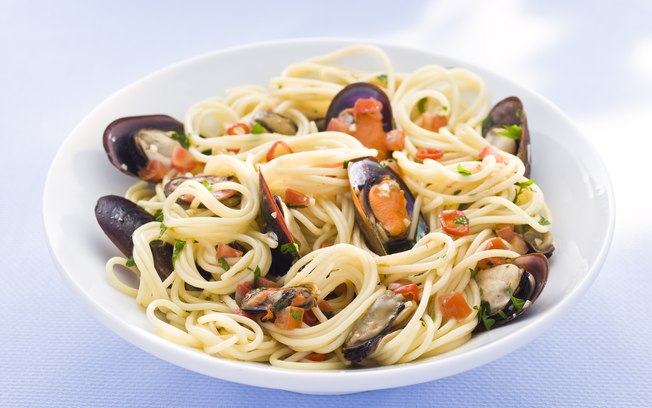 Espaguete com Mexilhões, Vinho Branco e Salsinha