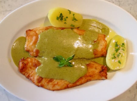 Filé de Linguado ao Molho de Limão e Manjericão