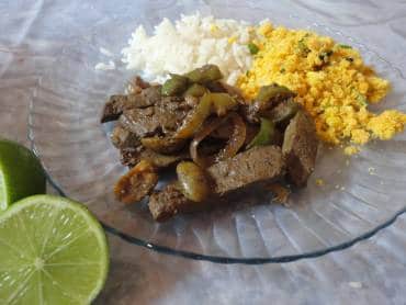 Isca de Fígado Bovino ao Shoyu Isca de Fígado Bovino ao Shoyu