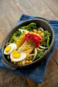 Bacalhau com Brócolis e Grão-de-Bico Bacalhau com Brócolis e Grão-de-Bico