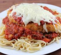 Frango Marinara com Macarrão Linguinne
