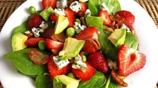 Salada de Abacate e Morango