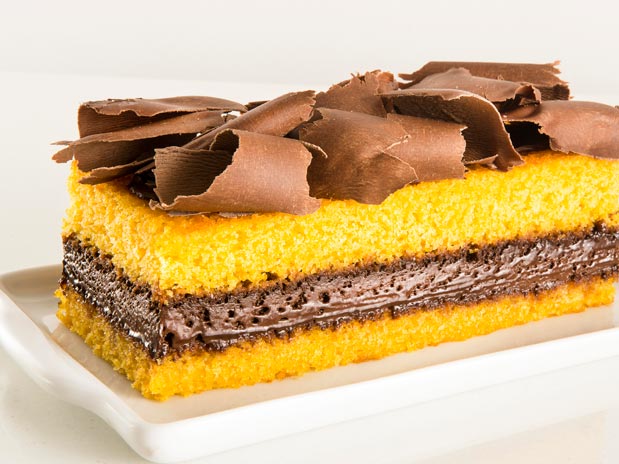 Bolo de Cenoura com Recheio Trufado