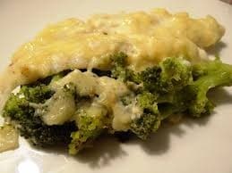 Filé de Peixe ao Molho Branco e Brócolis