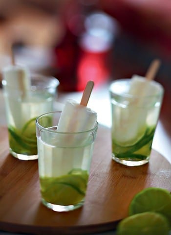 Caipirinha de Limão com Água de Coco e Picolé