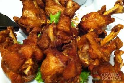 Frango à Passarinho Bem Temperado Frango à Passarinho Bem Temperado