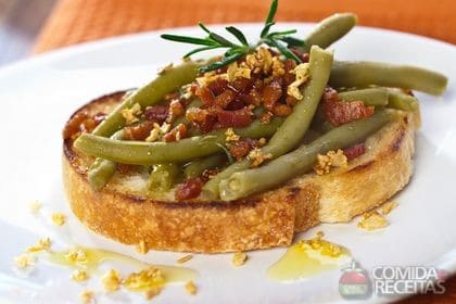 Bruschetta de Vagem ao Alho