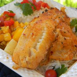 Peixe Frito com Molho de Frutas