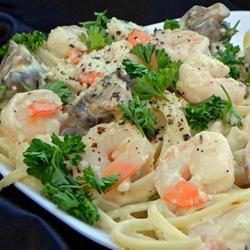Macarrão com Camarão Cremos