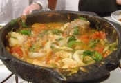 Peixada Paraibana com Legumes e Pirão