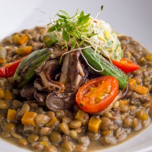 Ragu de Lentilhas com Sauté de Cogumelos Frescos
