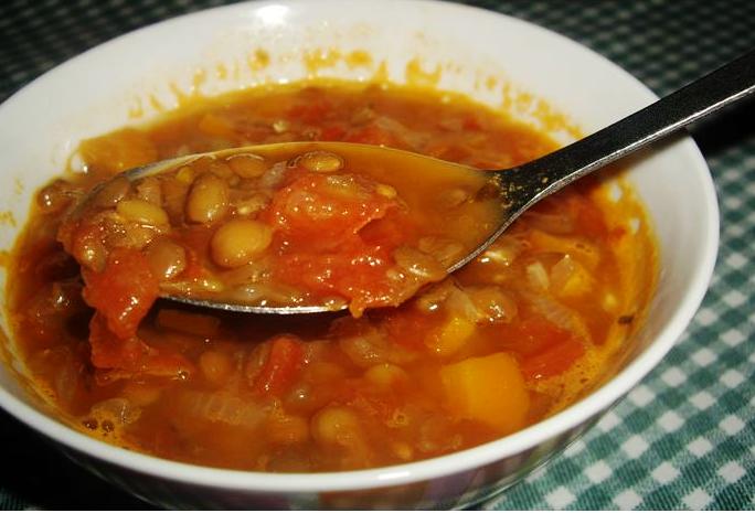 Sopa de Lentilha e Tomate Sopa de Lentilha e Tomate