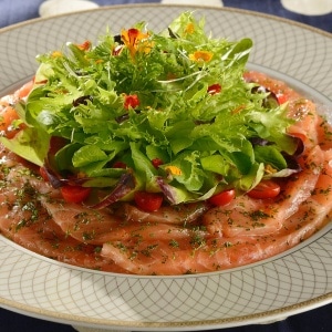 Takaki de Salmão com Salada