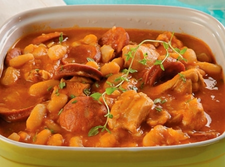 Ensopado de Frango e Linguiça com Feijão-Branco