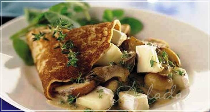 crepe-recheado-com-salada-de-cogumelos