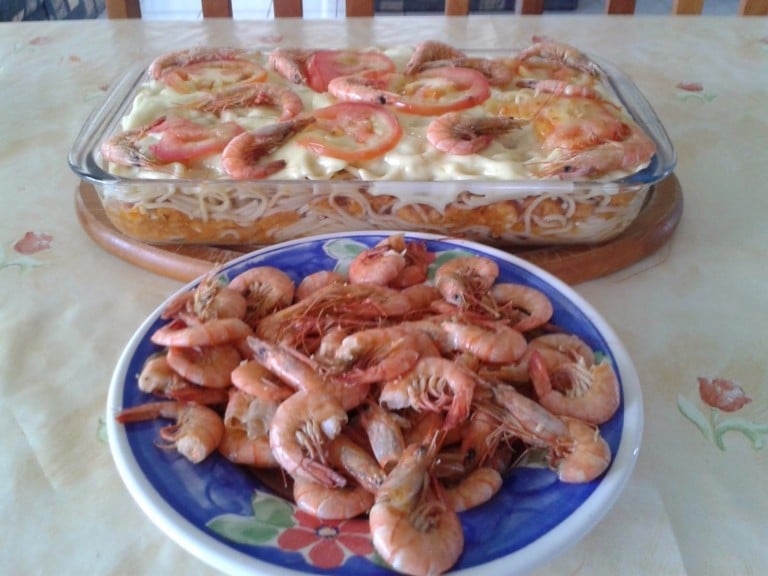 espaguete-com-camarao-no-forno