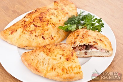 pastel-assado-com-presunto-e-queijo