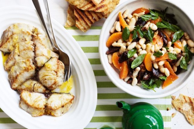 peixe-com-laranja-e-salada-de-feijao-branco