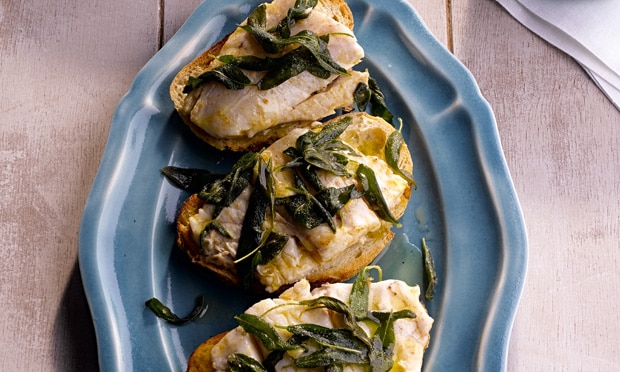 file-de-pescada-com-molho-de-salvia