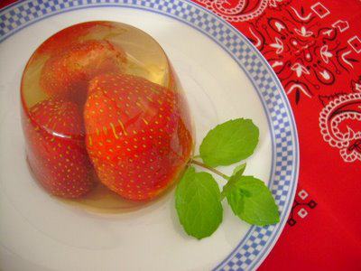 Morango com Champagne Jelly
