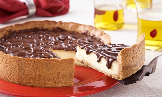 Torta de Baunilha com Calda de Chocolate