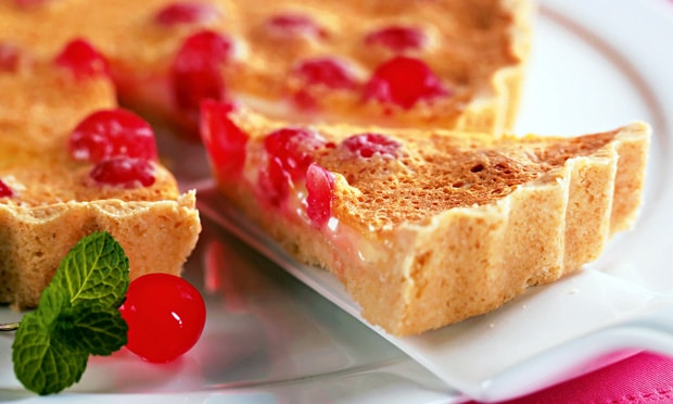 Torta de Chocolate Branco com Cereja Torta de Chocolate Branco com Cereja