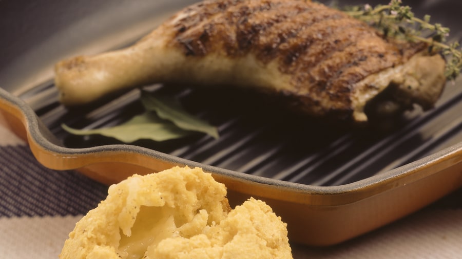 Frango Grelhado com Pão de Milho