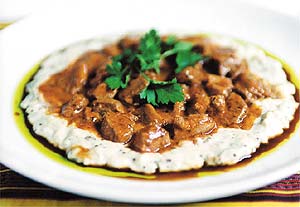 Guisado de Cordeiro com Purê de Berinjela