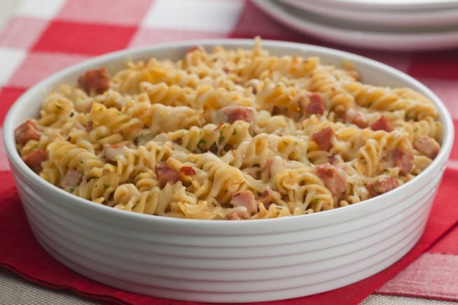 Macarrão de Forno com Maionese e Linguiça