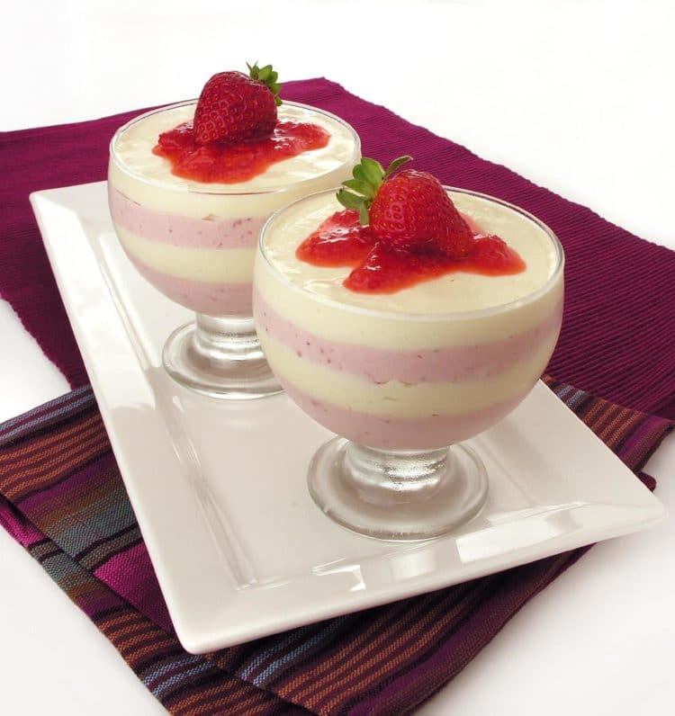 Mousse de Morango e Leite Condensado