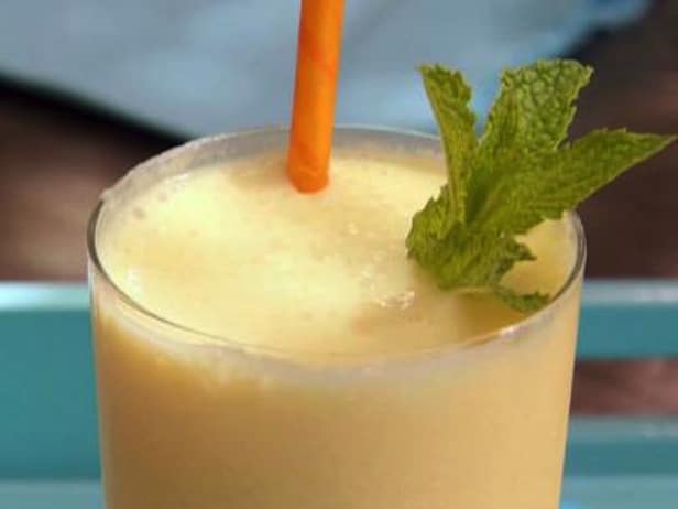 Smoothie de Manga, Iogurte e Rum