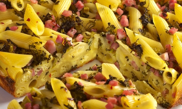 Torta de Macarrão com Queijo e Presunto
