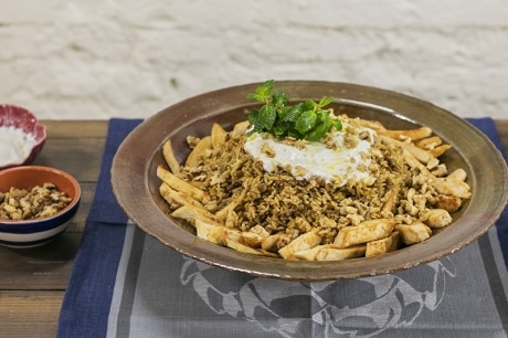 Arroz Libanês com Frango, Coalhada e Nozes