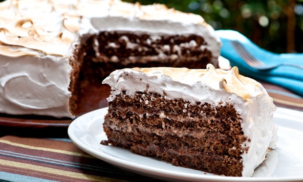Bolo de Chocolate com Marshmallow Bolo de Chocolate com Marshmallow