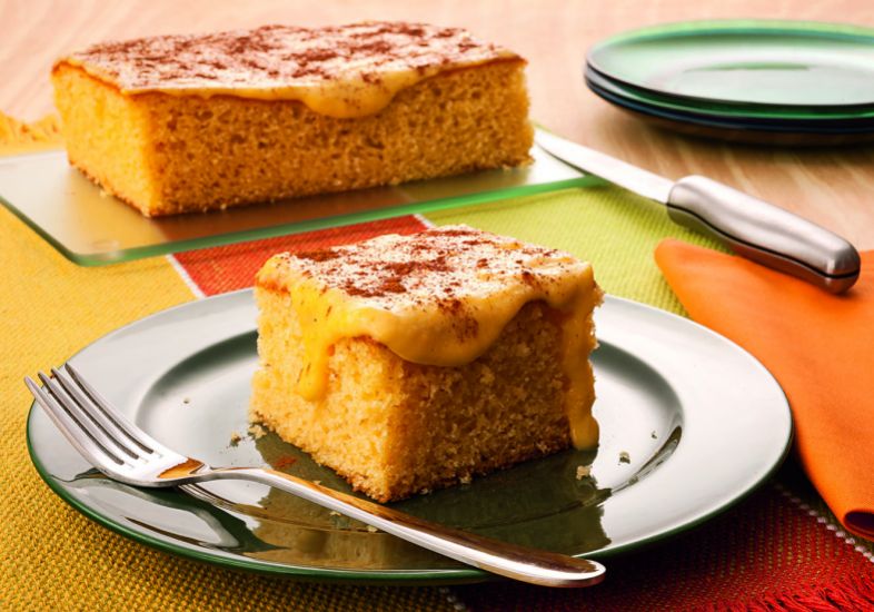 Bolo de Milho com Calda de Curau