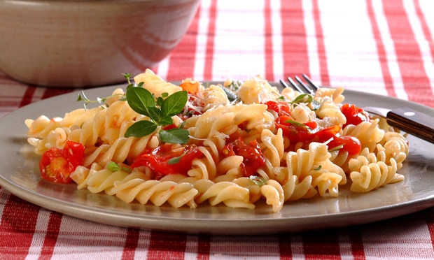 Macarrão com Tomate-Cereja e Ervas