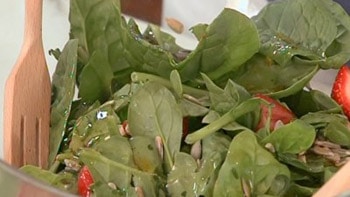 Salada de Espinafre Baby com Morangos
