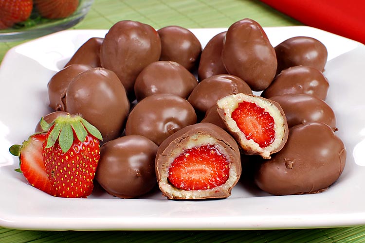 Bombom de Beijinho com Morango